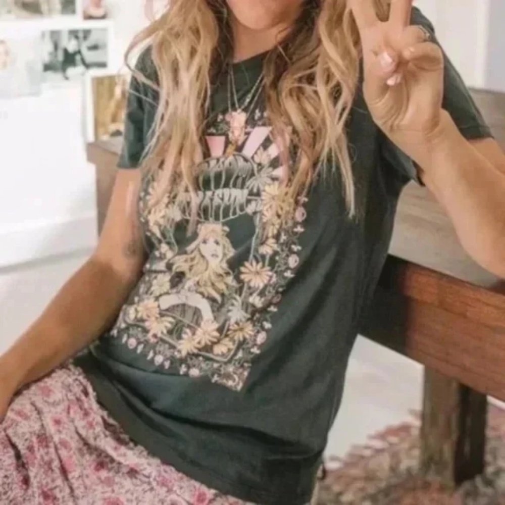 SOLD OUT Stevie Nicks Follow the Sun Graphic Band T-Shirt - Picture 1 of 5